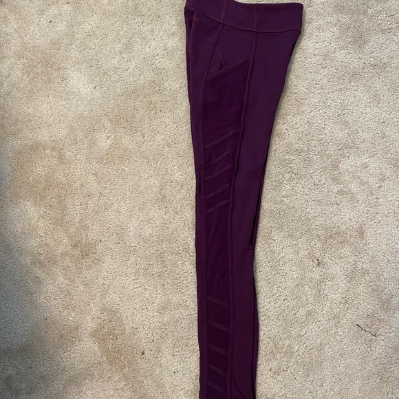 Lululemon leggings with pockets - Picture 2 of 7